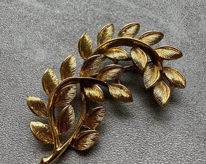 1980s Napier gold plated leaf brooch, textured double branch design, vintage botanical jewellery, gift for her, collectible
