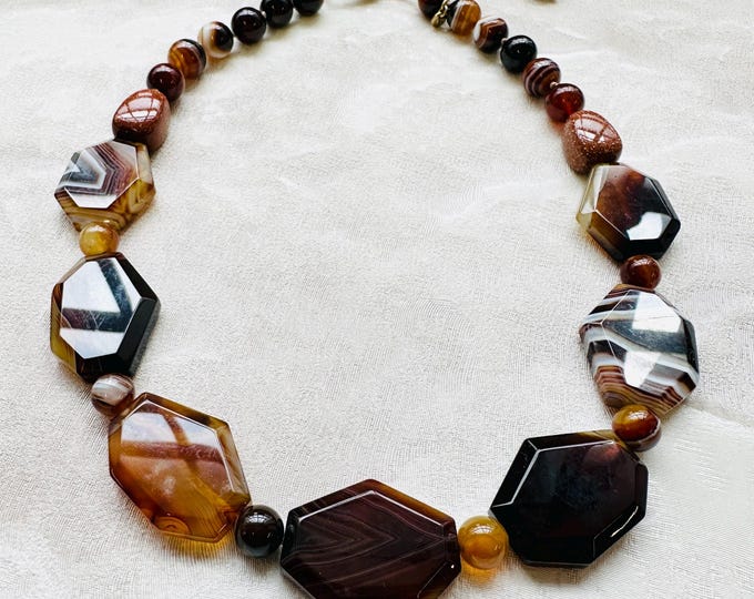 Signed Lola Rose Chunky Statement Necklace Brown Agate Style Gemstones Adjustable Cord,