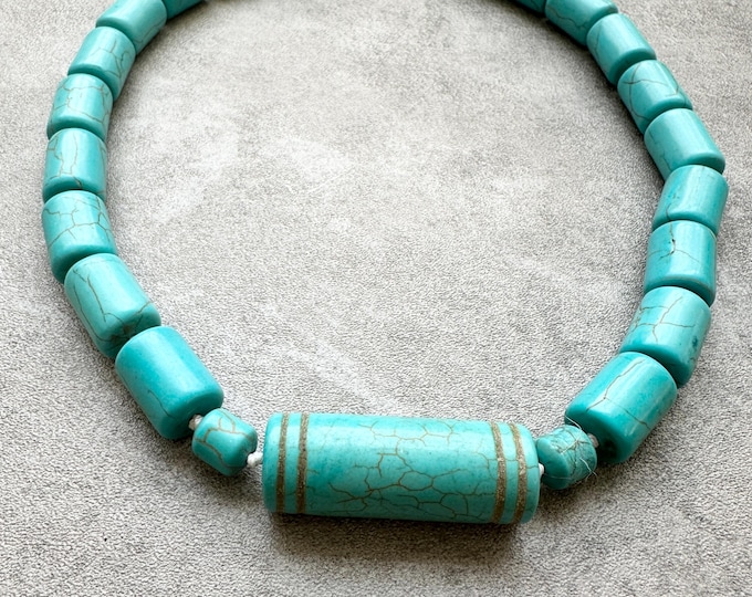 Chunky turquoise howlite necklace with central inlay bead, boho statement piece