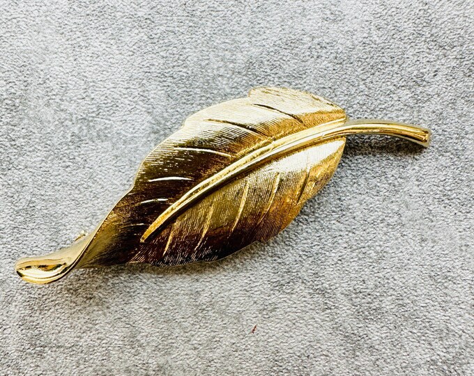 Vintage Avon Gold Leaf Brooch | 1980s Nature-Inspired Pin | Gift for Her