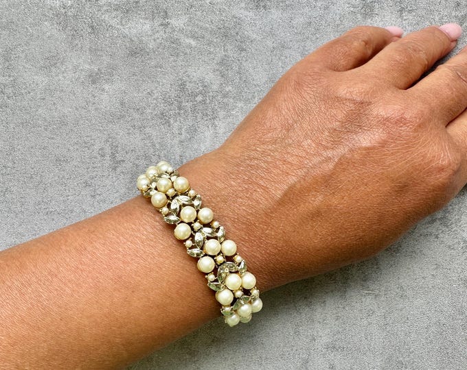 Jewelcraft Gold Tone and Pearl Bracelet, Vintage Floral Cluster Jewellery, 7 Inch