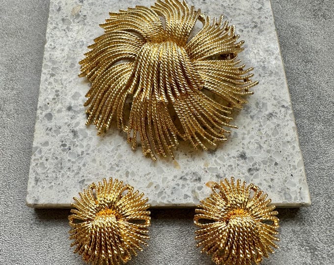 Vintage Monet Signed Gold Tone Demi Parure Cordelia Brooch and Clip On Earrings Set 1970s Statement Jewellery