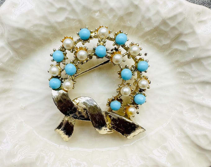 Vintage Wreath Brooch | Faux Pearl & Turquoise Cabochon | Ribbon Detail Pin | Gift for Her | 1960s Gold-Tone Jewellery