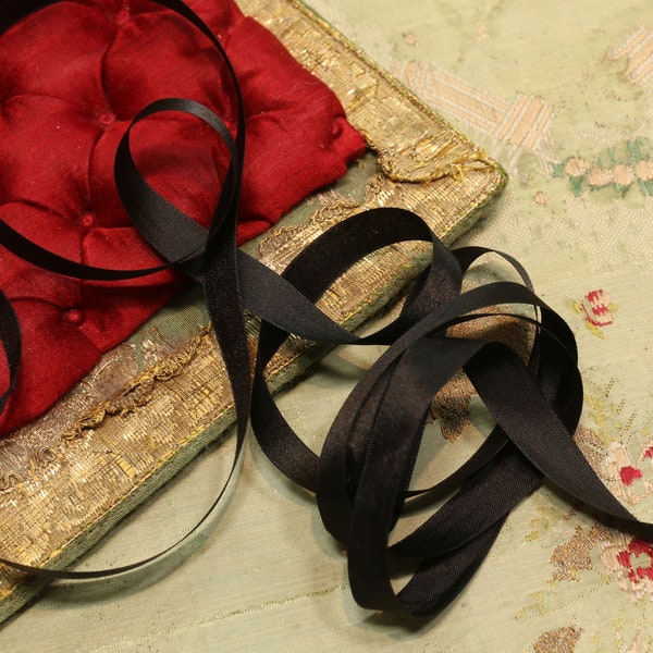 1 yard Antique lovely tiny silk satin ribbon black 1/2" wide ribbonwork  binding seam trim hat trim french doll bonnets