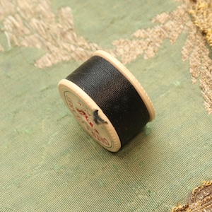 1 vintage pure silk buttonhole twist shade black  thread spool dark shade 10 yards size D Coats clark