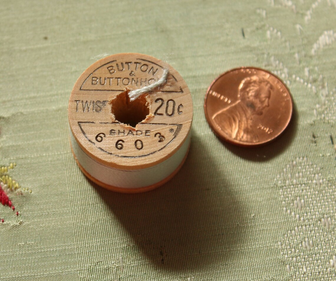 1 Vintage Pure Silk Buttonhole Twist Thread Spool 6603 Iced Etsy