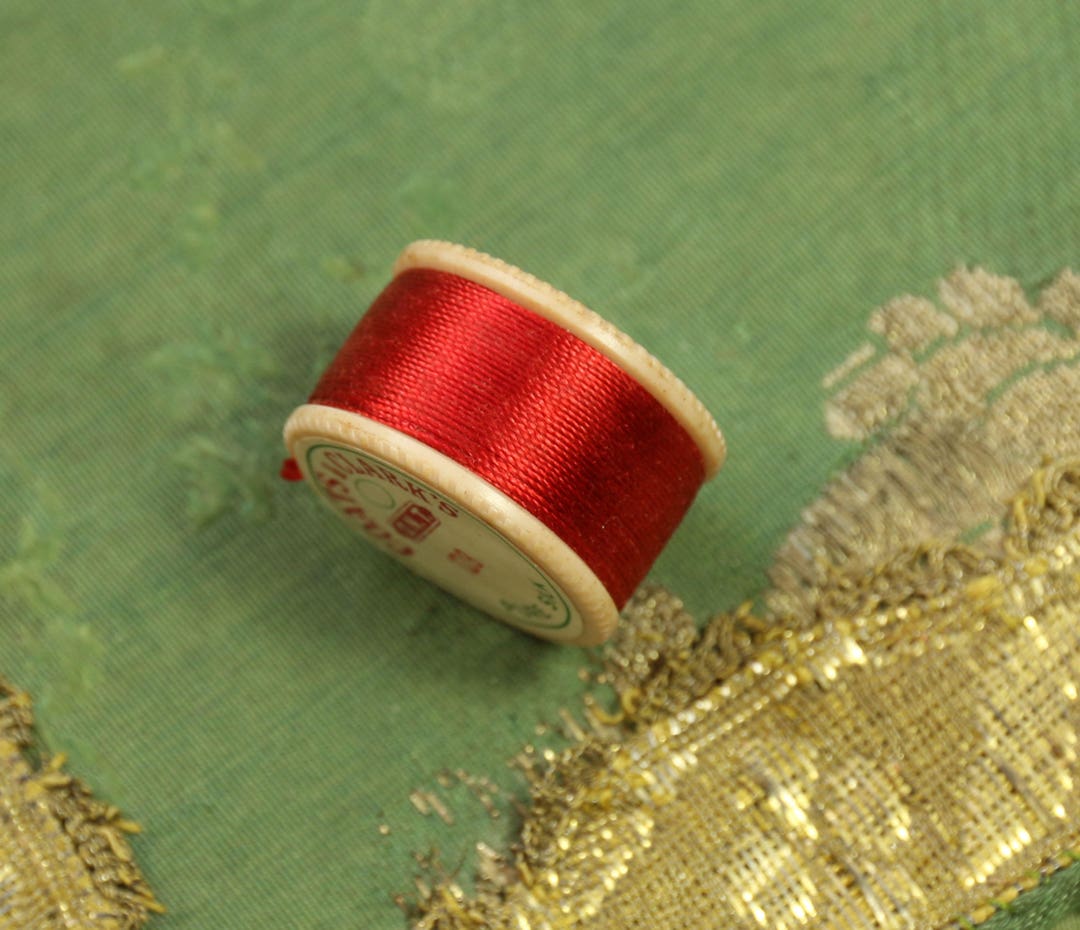 1 Vintage Pure Silk Buttonhole Twist Shade 128 Thread Spool Etsy