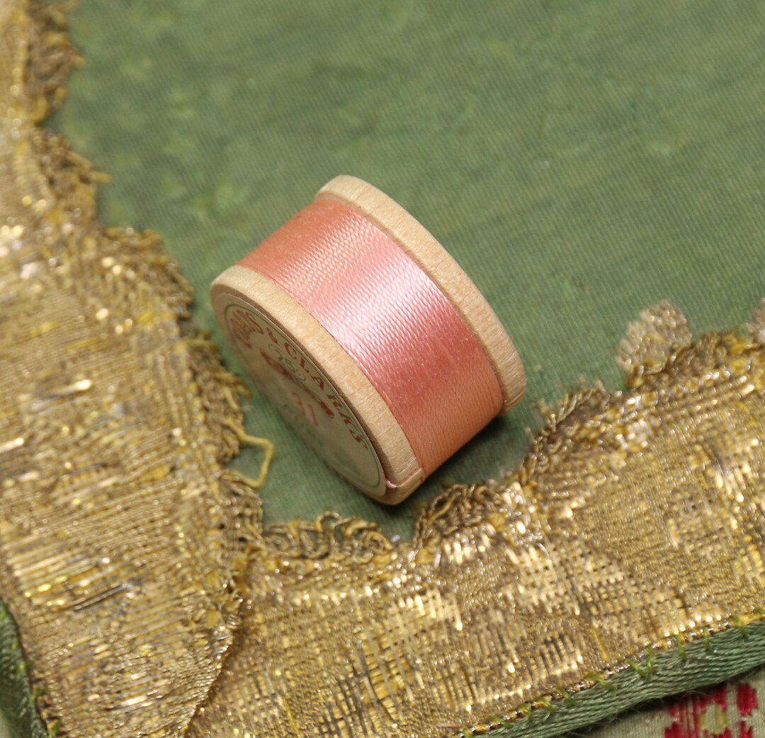 1 Vintage Pure Silk Buttonhole Twist Thread Spool Soft Pink Shade 10