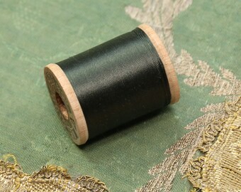 Vintage pure silk thread 322 deep charcoal gray green 100 yards unused spool wooden new old stock belding carlson currier fly tying