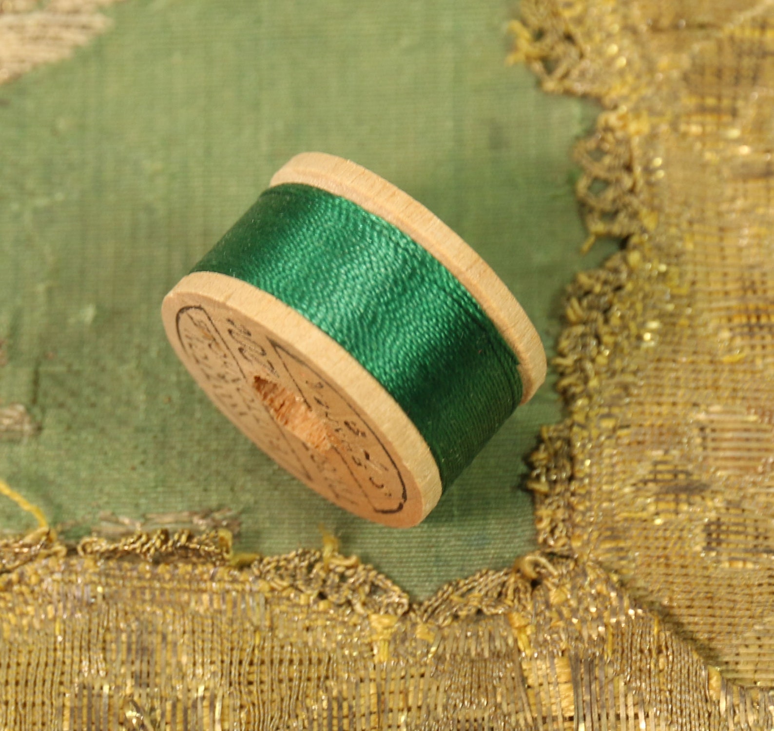 1 Vintage Pure Silk Buttonhole Twist Thread Spool 9787 Cool Etsy