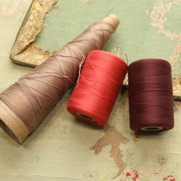 Antique lot cotton thread display tan red burgundy many yards   dress making knitting thread spools purpel size EE twist