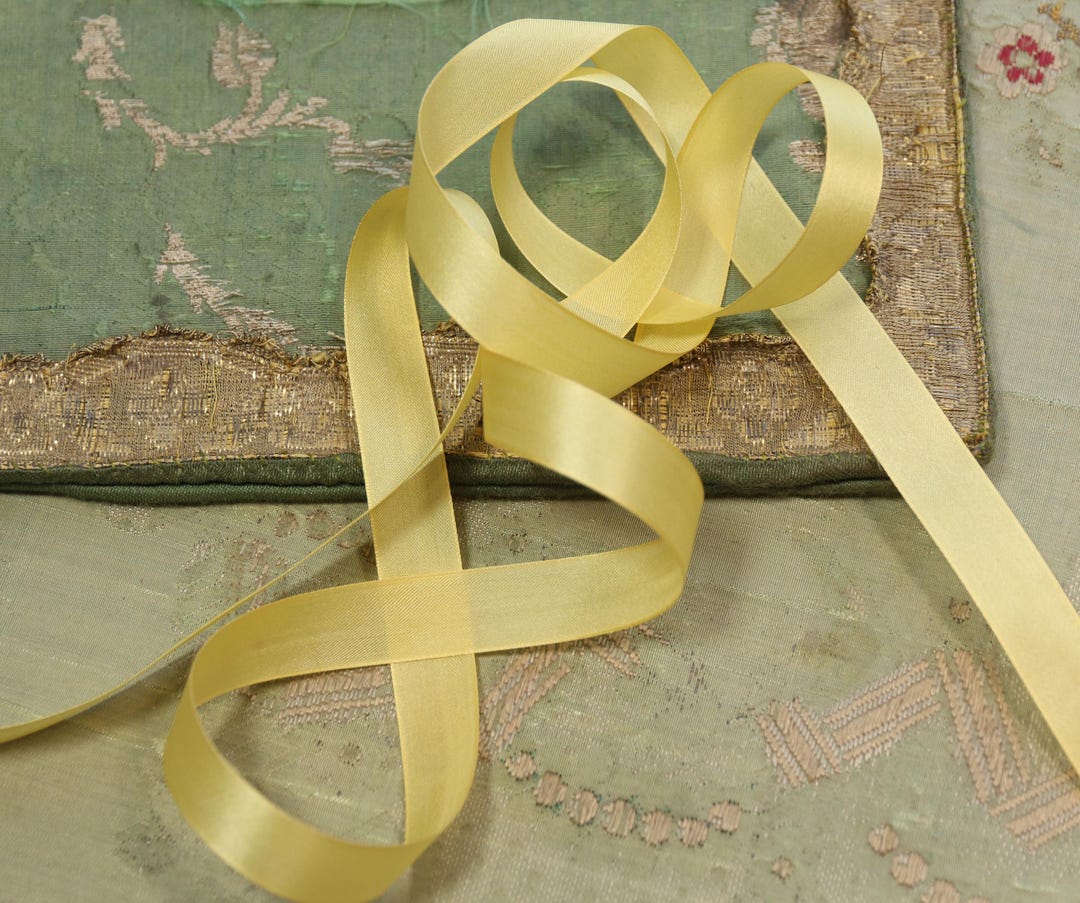 Sturdy Ribbon 1 Yard Flapper Era Silk Woven Satin Pale Yellow 9/16