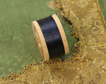 1 vintage pure silk buttonhole 6270 twist thread spool french navy blue shade 10 yards size D Belding Corticelli