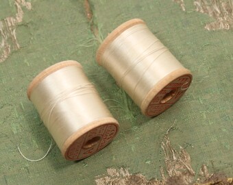 Vintage lot 2 pure silk thread cream white 50 yard spools  2300  spool wooden new old stock belding richardson fly tying