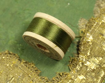 1 vintage pure silk buttonhole twist thread spool 9135 talisman olive green shade 10 yards size D Belding Corticelli