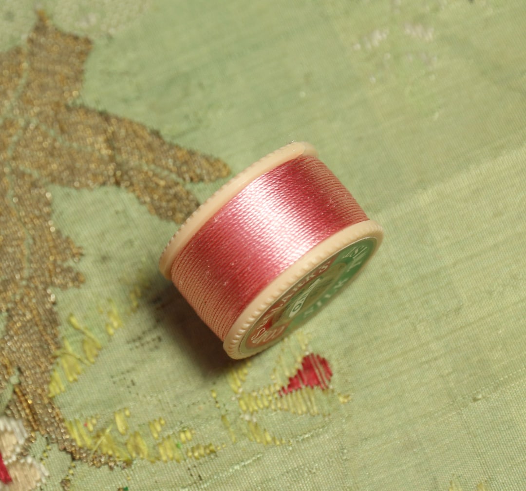 1 Vintage Pure Silk Buttonhole Twist Shade 31 Thread Spool Pink Shade