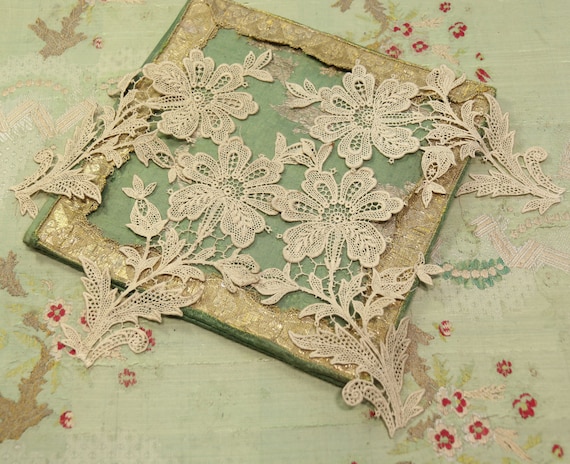STUNNING Delicate Black//Silver Embroidered FRENCH Tulle Lace 20 cm//8/" Trim