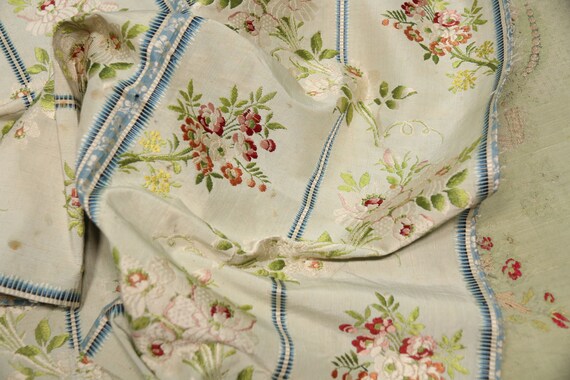 Antique 18th Century Very Rare Antique Silk Brocade Lampas Fabric Panel Rose Florals Gorgeous Pattern - 