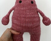 Peluche monstruo tejida a mano
