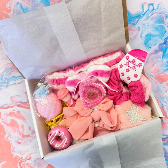 Teen Girl Gift Box – Pink Aesthetic Birthday Gift Set – 7-Piece Cute Accessories – Tween Gift Basket – Ready to Ship Surprise Box