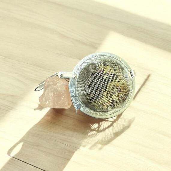 Rose Quartz Tea Steeper – Stainless Steel Loose Leaf Infuser with Raw Crystal | Self-Love, Heart Healing, and Mindful Tea Ritual