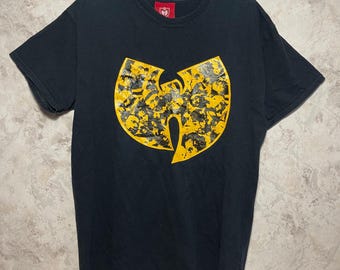 Camiseta negra vintage de los 90 de Wu-Tang Clan Wu Wear con logo de calavera amarilla en camuflaje (estilo hip-hop) - Talla M