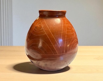 Nicaraguan Hand-Etched Pottery Vase