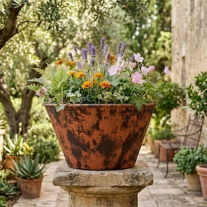 Handmade Hammered Copper Planter , Rustic Copper Flower Pot , Large Outdoor Garden Planter , Decorative Copper Plant Pot