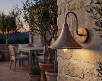 Aplique de pared exterior de cobre macizo hecho a mano, aplique rústico de patio estilo granja, lámpara exterior con pátina envejecida