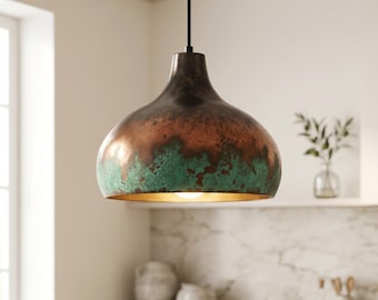Lámpara colgante de cúpula de cobre ennegrecido martillado a mano, luminaria rústica industrial para isla de cocina.