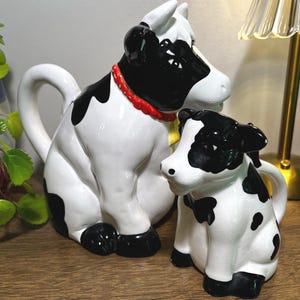 Vintage Cow Pitcher with Bonus Mini Creamer – Ceramic Farmhouse Kitchen Decor – Made in Taiwan