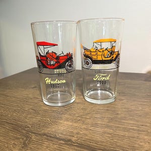 Vintage Hazel Atlas Old Timers Car Glasses – 1913 Chevrolet & 1914 Stutz Tumblers – Classic Car Collectible Barware Set