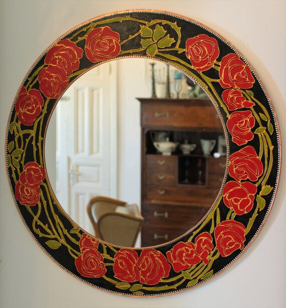 Round Decorative Dramatic Red Roses Mirror