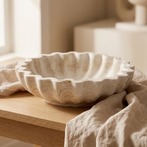Jesmonite Scallop Bowl – Aesthetic Home Decor – Minimalist Tray – Handmade Decorative Bowl