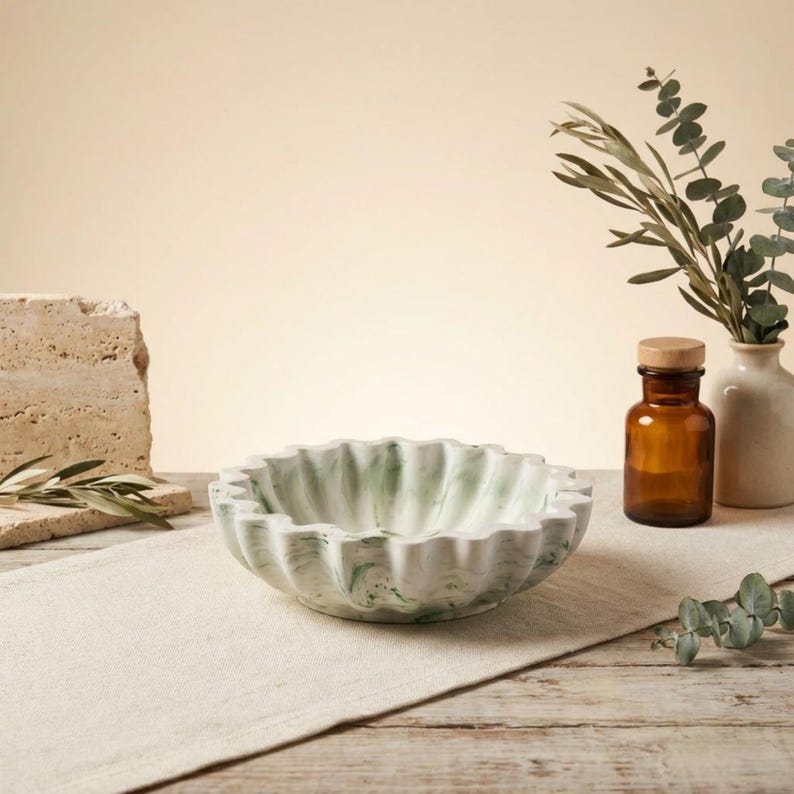 Jesmonite Scallop Bowl – Aesthetic Home Decor – Minimalist Tray – Handmade Decorative Bowl