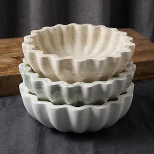 Jesmonite Scallop Bowl – Aesthetic Home Decor – Minimalist Tray – Handmade Decorative Bowl