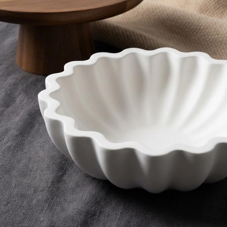Jesmonite Scallop Bowl – Aesthetic Home Decor – Minimalist Tray – Handmade Decorative Bowl