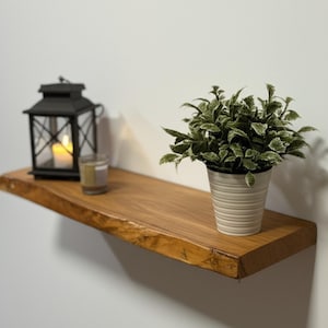 Estante flotante de madera con borde natural - Estante de madera - Estantería de cocina personalizada - Estantería rústica para decoración del hogar - Estante flotante de madera de nogal - Estantería larga para libros