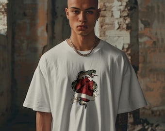 Traditionelles Tattoo Shirt: Schlangenherz personalisiertes Geschenk für Tattoo-Liebhaber Edgy Style
