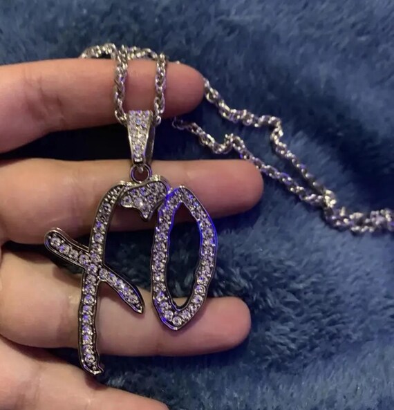 XO Iced Out Pendant Necklace: Hip Hop Rhinestone Bling Chain