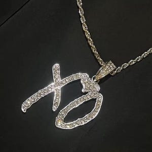 XO Iced Out Pendant Necklace – Hip Hop Bling Chain, Rapper Style Jewelry, Urban Streetwear Gift