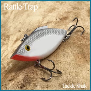 Rattle Trap Fishing Lure. Is a rattling lipless crankbait, Tackle Shak