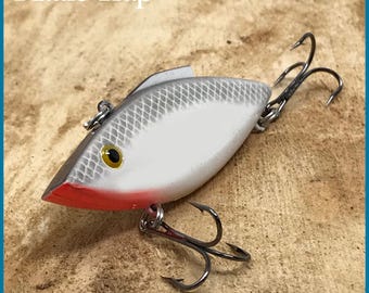 Rattle Trap Fishing Lure. Is a rattling lipless crankbait, Tackle Shak
