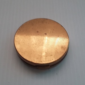 Vintage ladies gold powder HAZEL BISHOP compact, circular pattern, 1950&#39;s or 1960 era compact, Vintage Cosmetics - Free Shipping