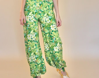 Pantalones anchos o de pierna ancha en color chartreuse primaveral