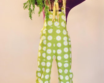 Mono Victory Garden con estampado de margaritas y lazos laterales