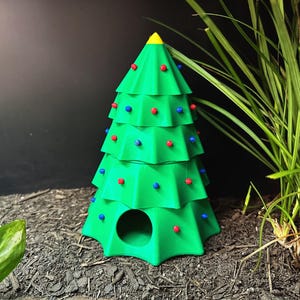 Christmas Tree Humid Hide for Reptiles – Festive Holiday Terrarium Decor with Shedding Support