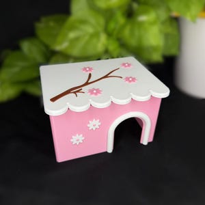 Floral Cottage Humid Hide for Reptiles – Whimsical House with Shedding Support
