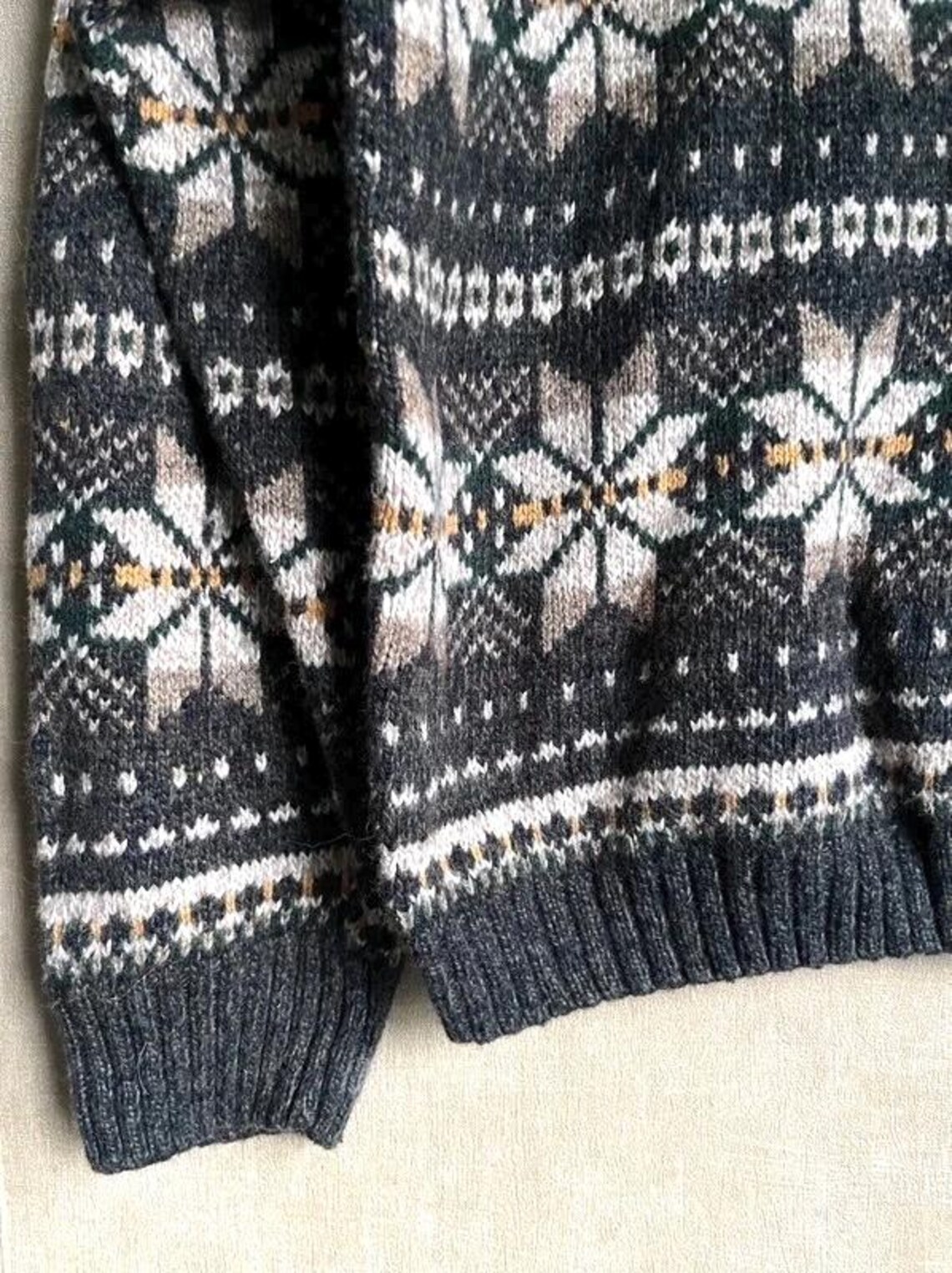 Vintage Northwest Territory ornamented Nordic wool Sweater Size L, foto 3 di 5