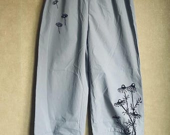 Custom Capri Pants with Tulip Hem and Flower Print – Moomin Summer Style